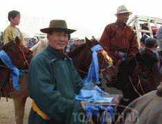 Д.Цогтбаяр: Манай аав аймагтаа адууныхаа цус сэлбэх ажлыг эхлүүлсэн хүн